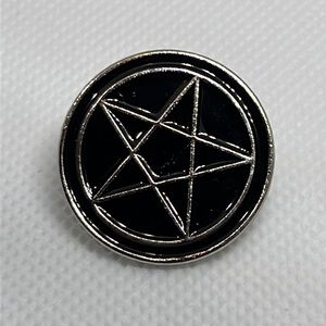 Pentagram Goth Gothic Wiccian brooch lapel pin backpack pin hat‎ pin